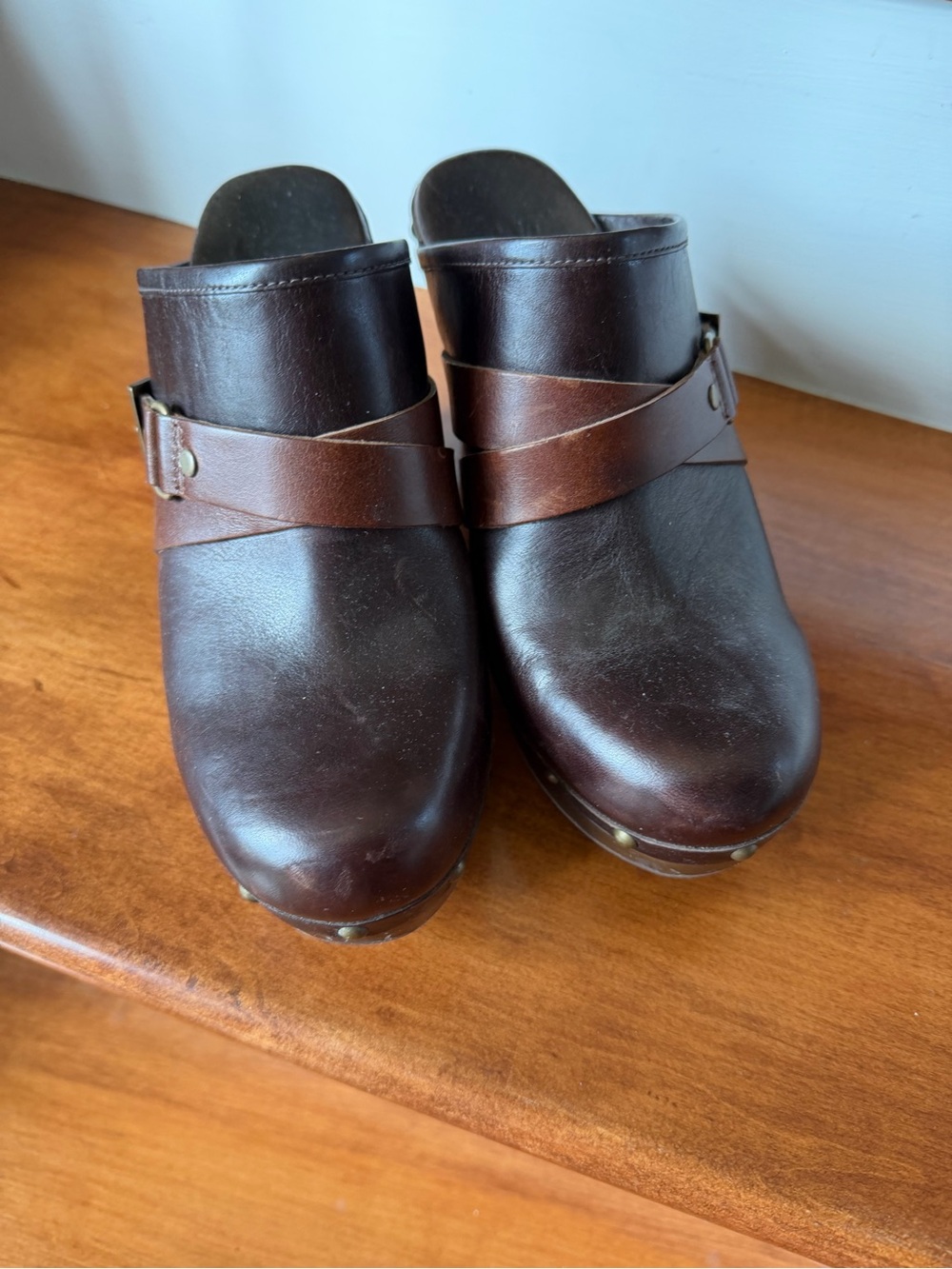 UGG Brown Leather Wedge Clogs Fur Lined Buckle Mule Shoes Size 9 gently worn